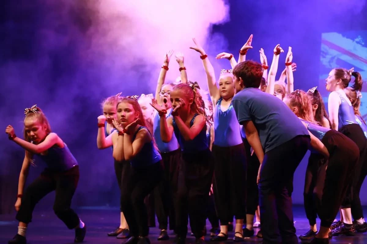 Nel on stage at the academy show